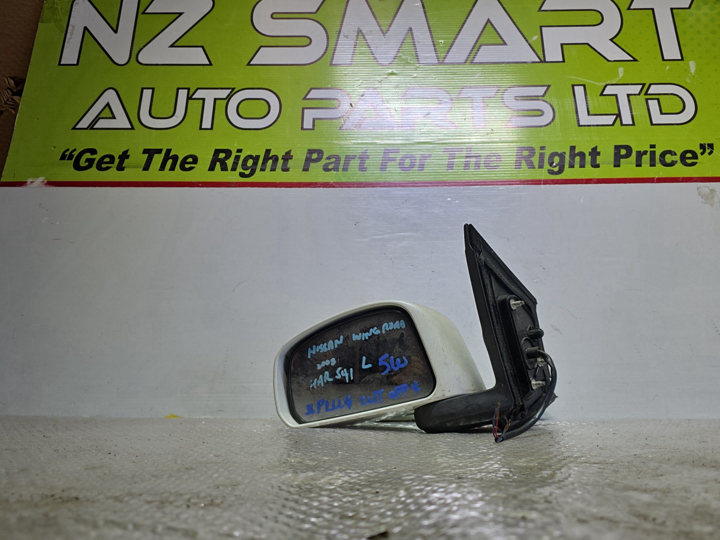 2008 Nissan Wingroad- Left Door Mirror PN: 5 wires