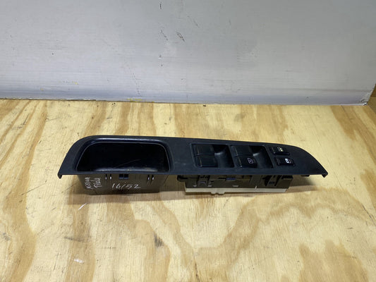 2005 Nissan Tiida - Master Power Window Switch