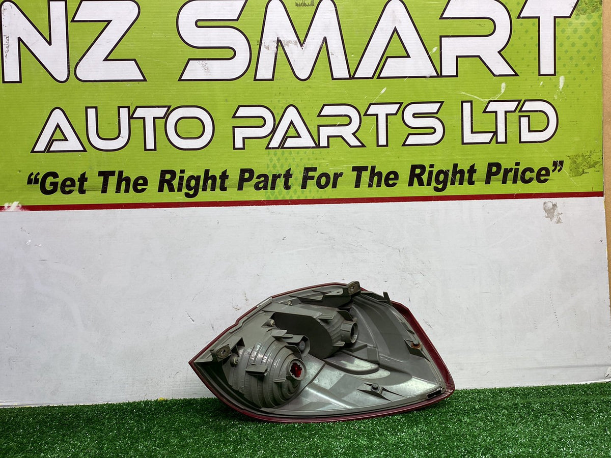 2006 Subaru Legacy - Left Taillight PN: KOITO 220-20952