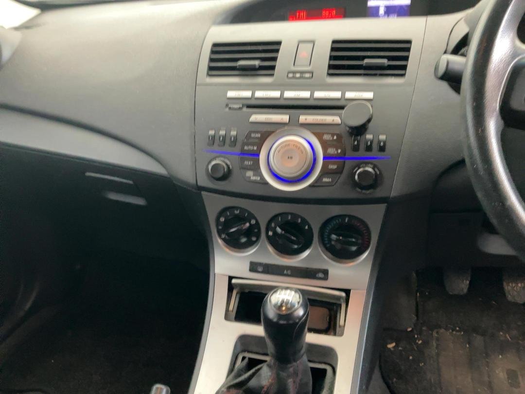 2011 Mazda Mazda3 JM0BL10F100223268  Dismantling For Parts
