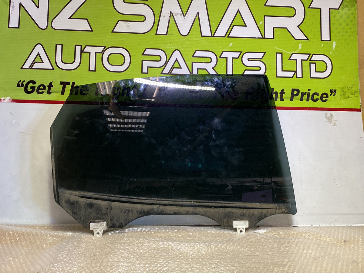 2013 Nissan Fuga - Right Rear Door Glass PN: M265