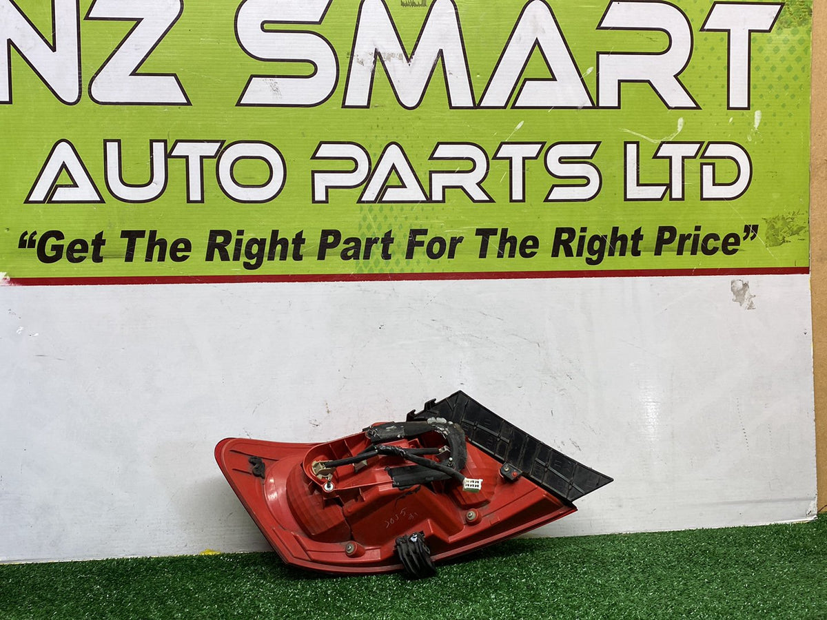 2005 Used Toyota Mark X - Right Taillight PN: 22-333