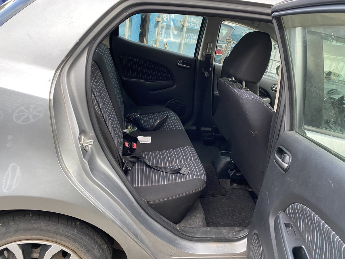 2005 Mazda Demio Dismantling For Parts