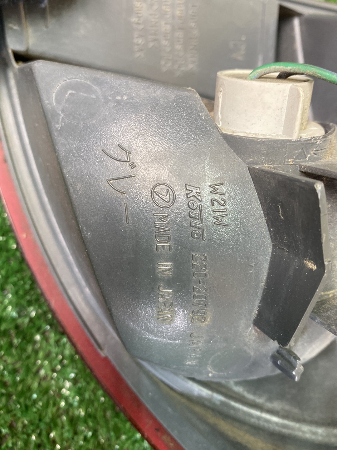2005 Subaru Legacy - Left Taillight PN: KOITO 220-20792