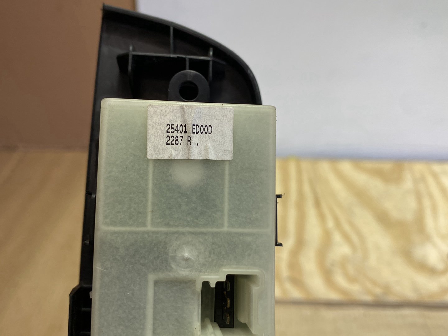 2005 Nissan Tiida - Master Power Window Switch
