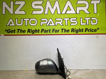 2006 Nissan Note- Right Door Mirror PN: 5 wires