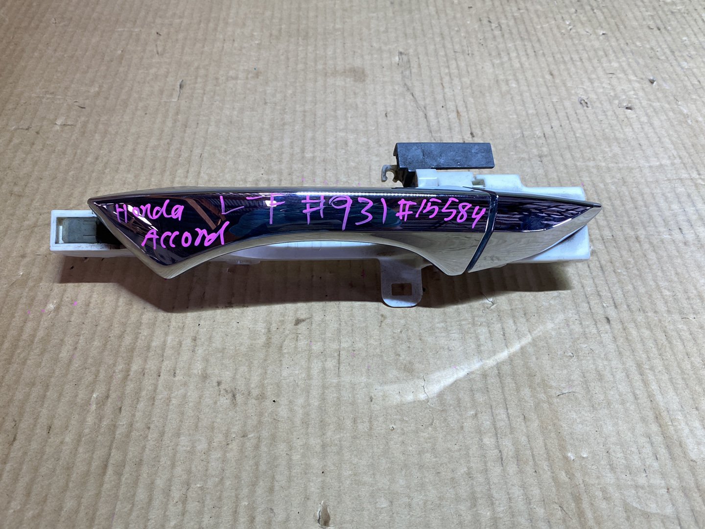 2008 Honda Accord - Left Front Exterior Door Handle
