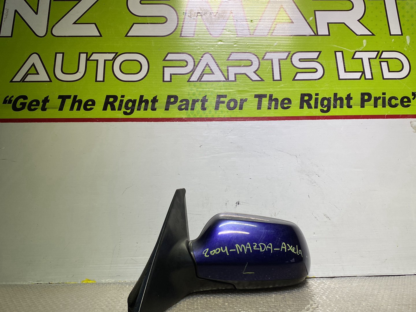 2004 Mazda Axela- Left Door Mirror PN: 5 wires