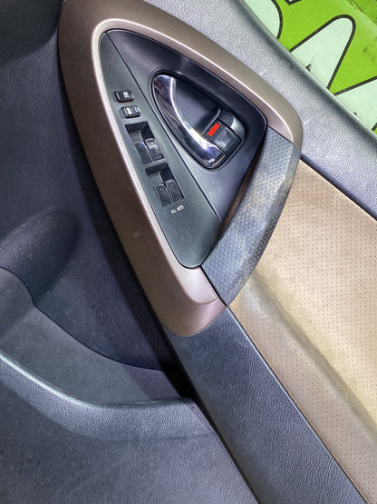 2010 Used Toyota Vanguard- Right Front Door PN: see photos-complete