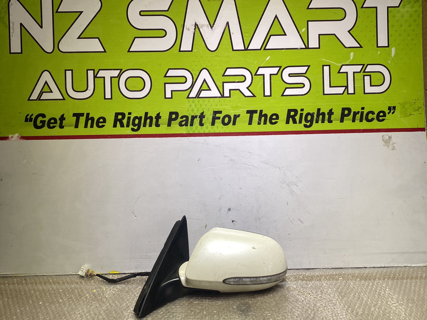 2005 Honda Accord- Left Door Mirror PN: 8 wires
