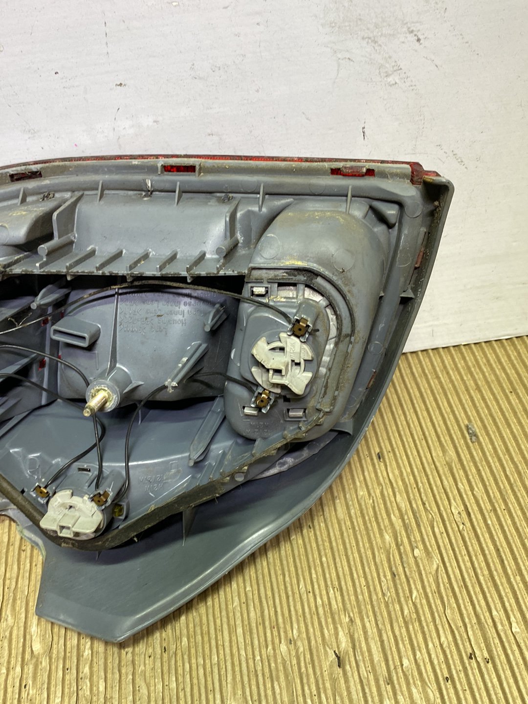 2004 Used Toyota Vitz- Left Taillight PN: 52-162