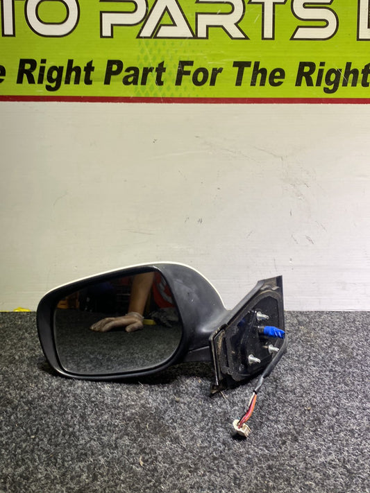 2006 Toyota Vitz - Left Door Mirror PN: 5 wires