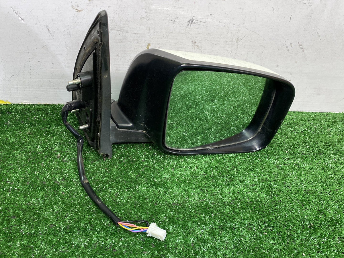 2012 Nissan X-Trail - Right Door Mirror PN: 7 wires