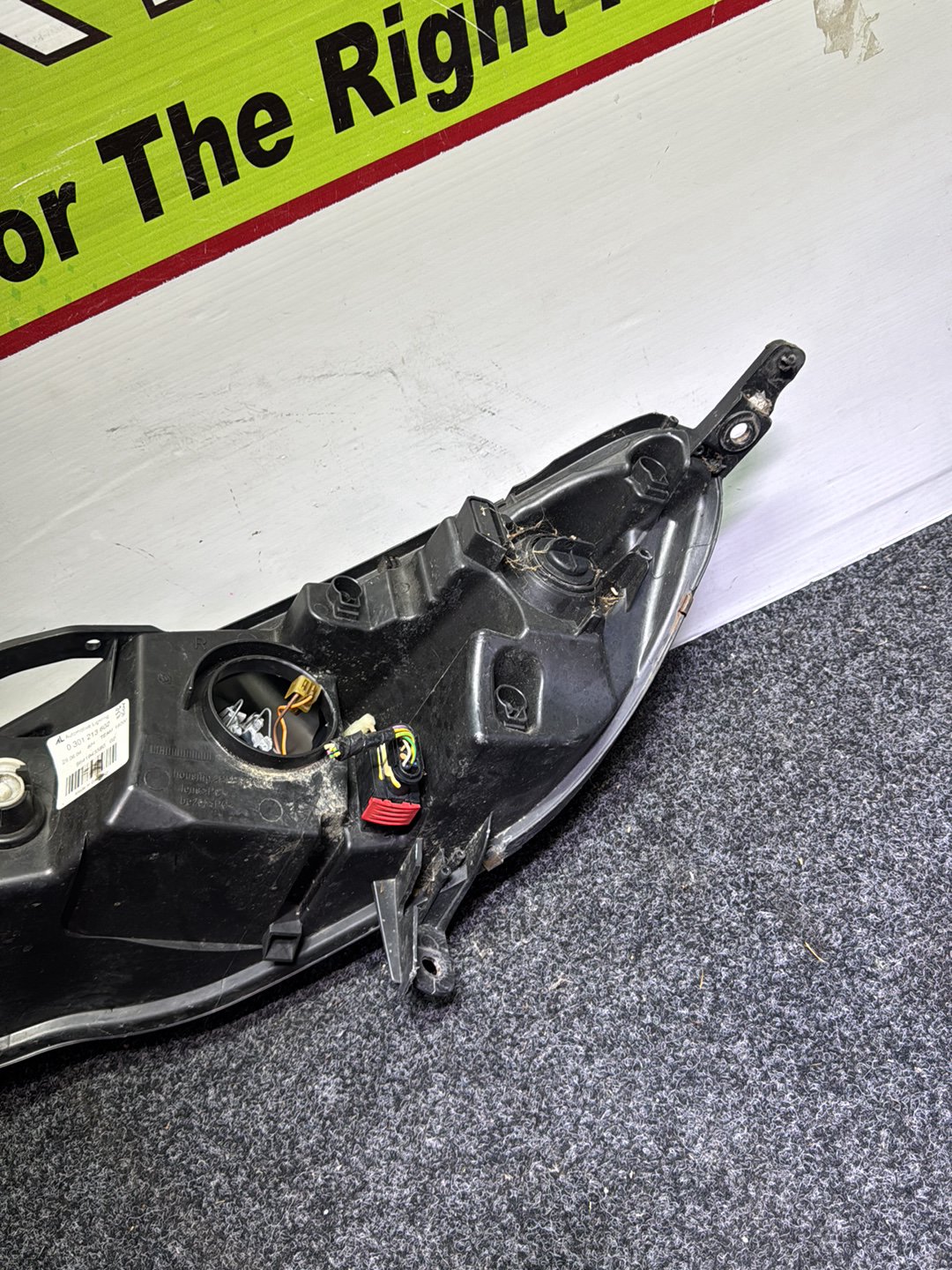 2006 Peugeot 407 - Right Headlight PN: 0 301 213 602