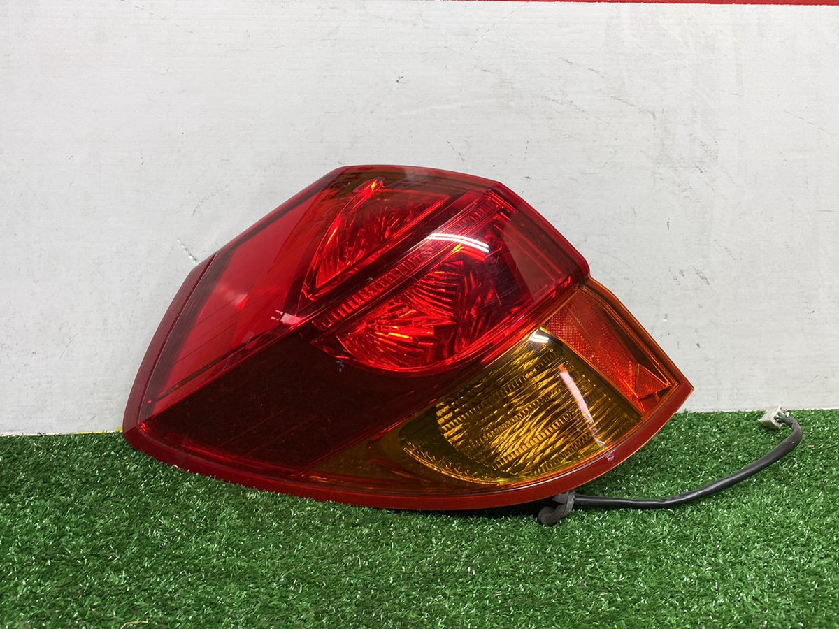 2005 Subaru Legacy - Left Taillight PN: KOITO 220-20792