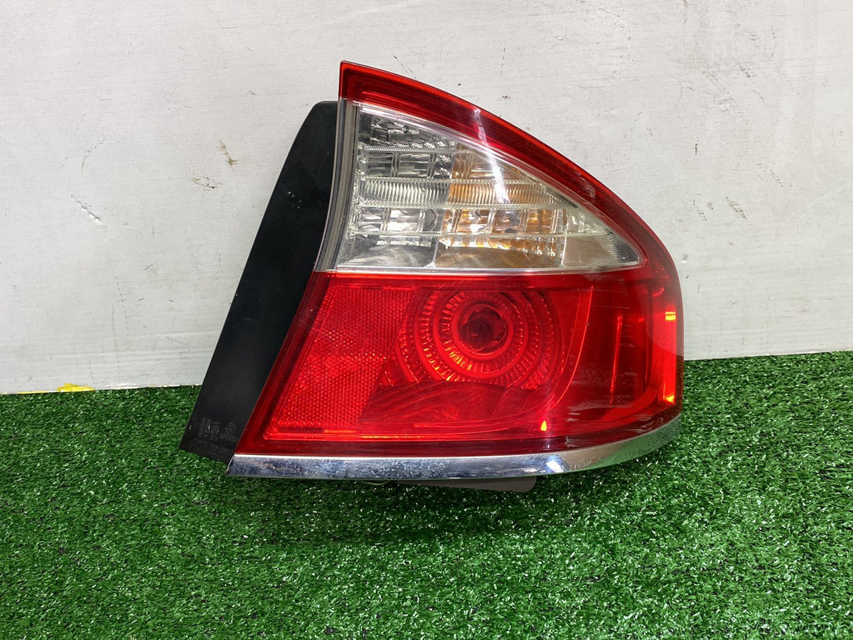 2009 Subaru Legacy - Right Taillight PN: 220-20960