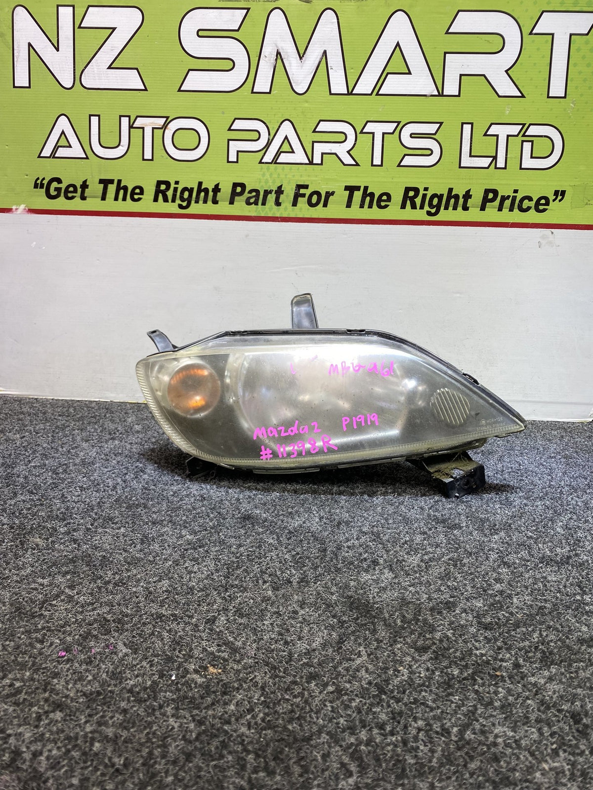 2003 Mazda Mazda2 - Right Headlight PN: P1919