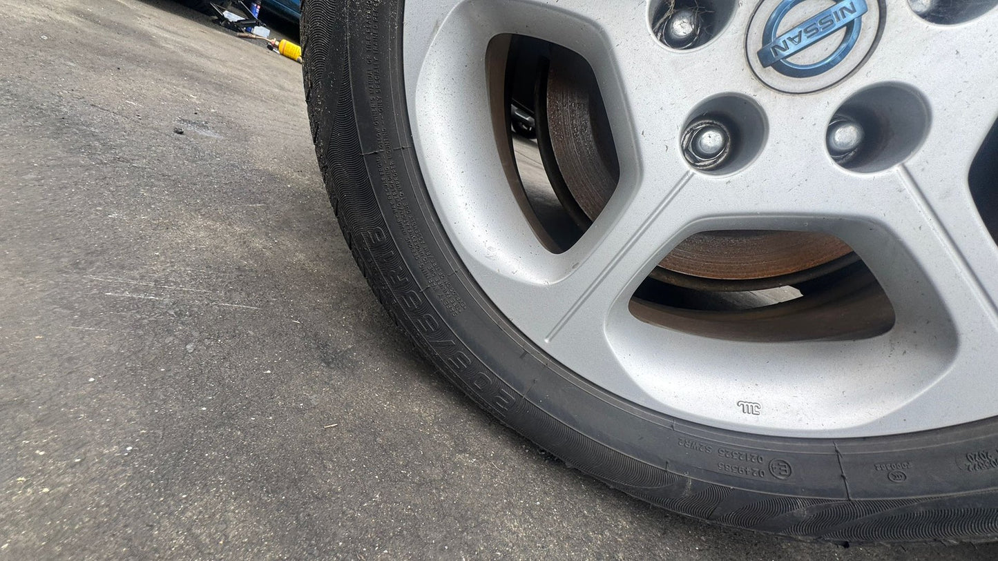 2011 Nissan Leaf ZE0 Dismantling For Parts