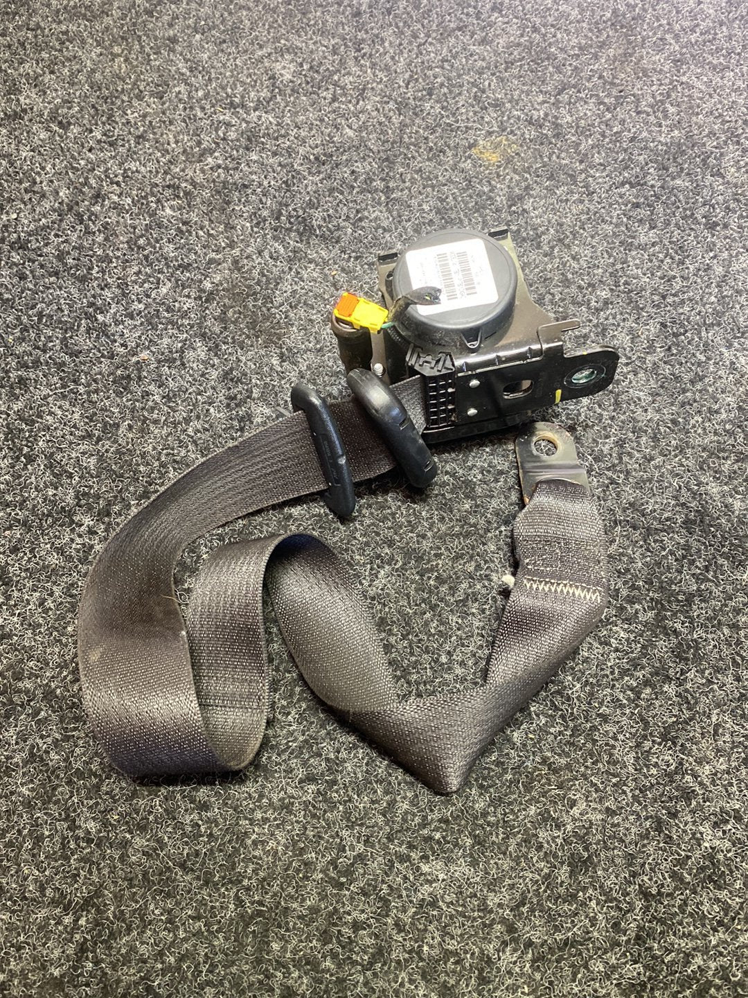 2010 Dodge Journey - Left Front Seat Belt