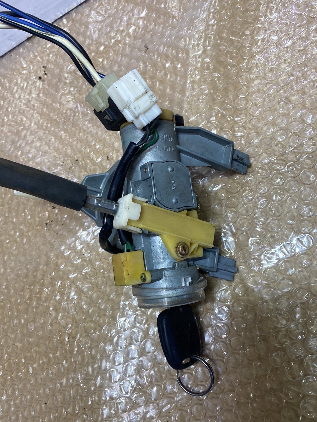 2004 Mitsubishi Lancer - Ignition With Key PN: see photos
