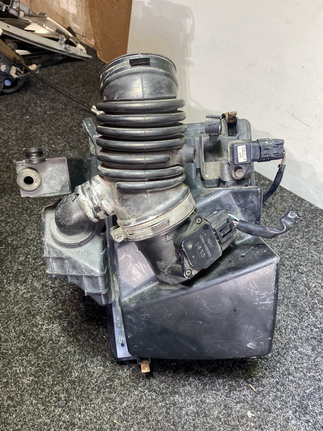 2005 Mazda Axela - Air Cleaner Assembly EFI Air Box