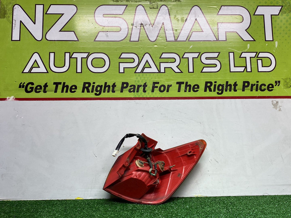 2002 Used Toyota Caldina - Left Taillight PN: 21-57
