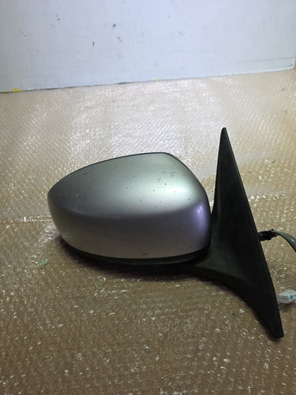 2007 Nissan Bluebird - Right Door Mirror PN: 11 wires