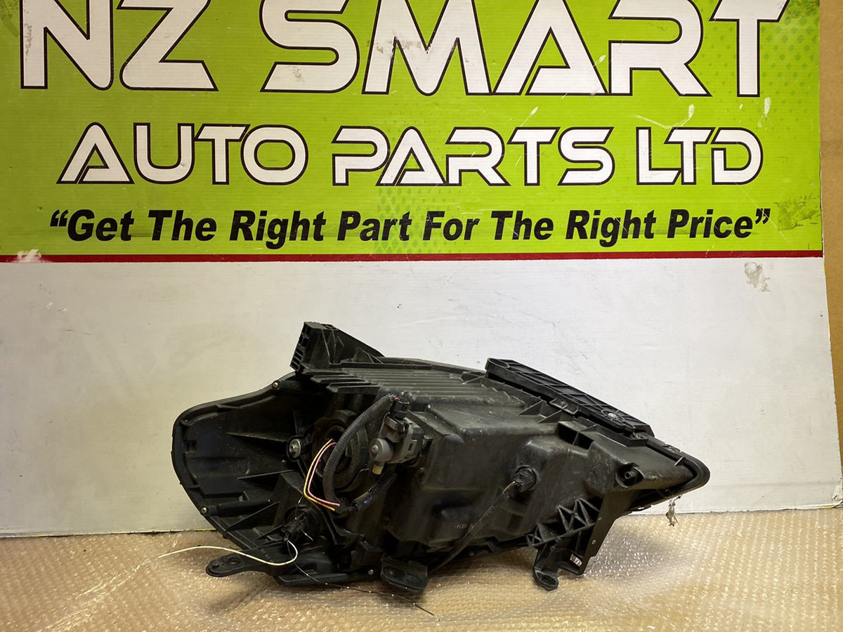 2010 Nissan Tiida- Right Headlight PN: STANLEY P7779