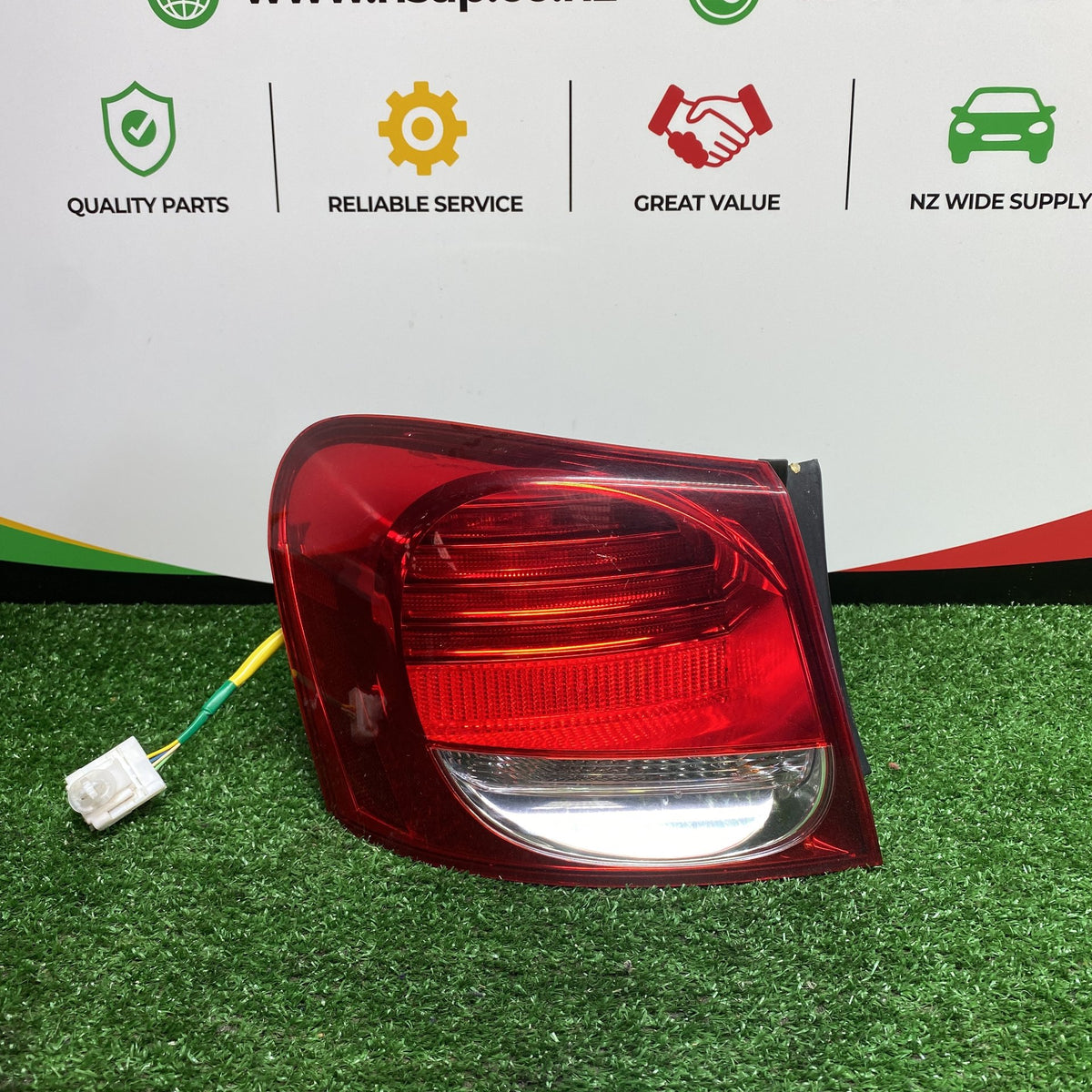 2006 Used Lexus GS450h - Left Taillight LENS: KOITO 30-325/ PN: 81561-30A30