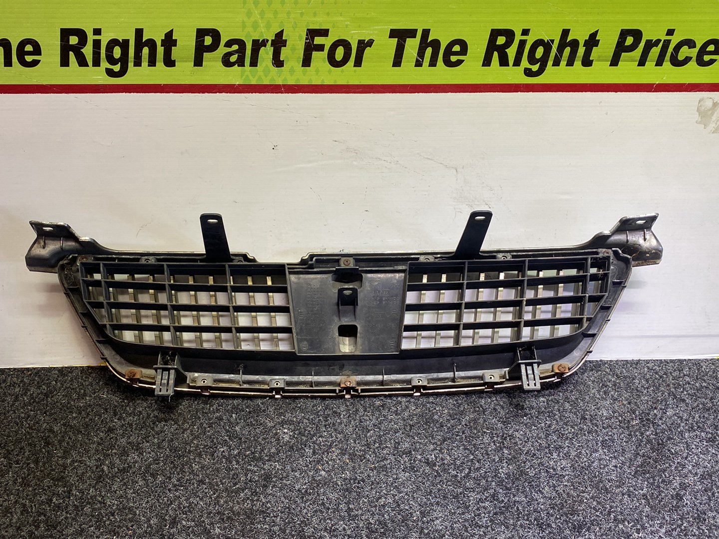 2002 Nissan Pulsar - Upper Bumper Grille PN: 62310 8M400