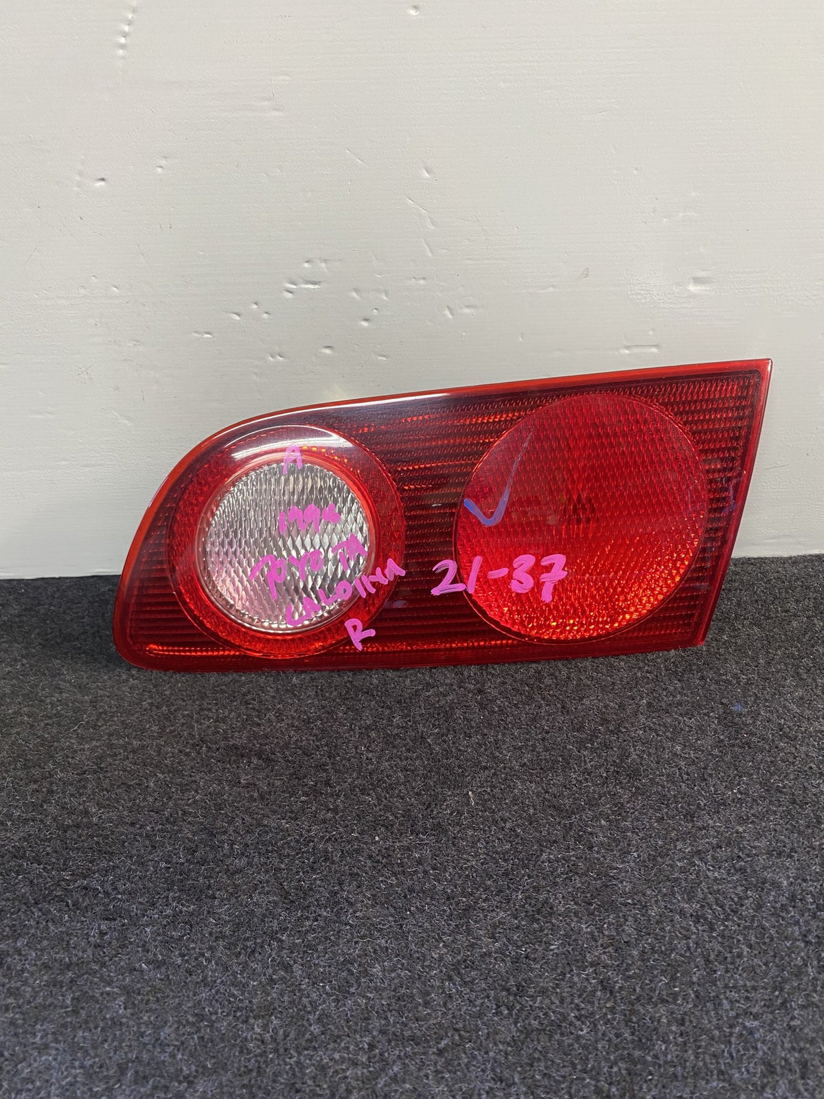 1998 Used Toyota Caldina - Right Boot Light PN: 21-37