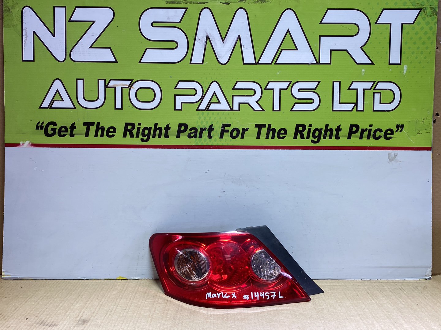 2005 Used Toyota Mark X GRX120 - Left Taillight PN: Koito 22-333
