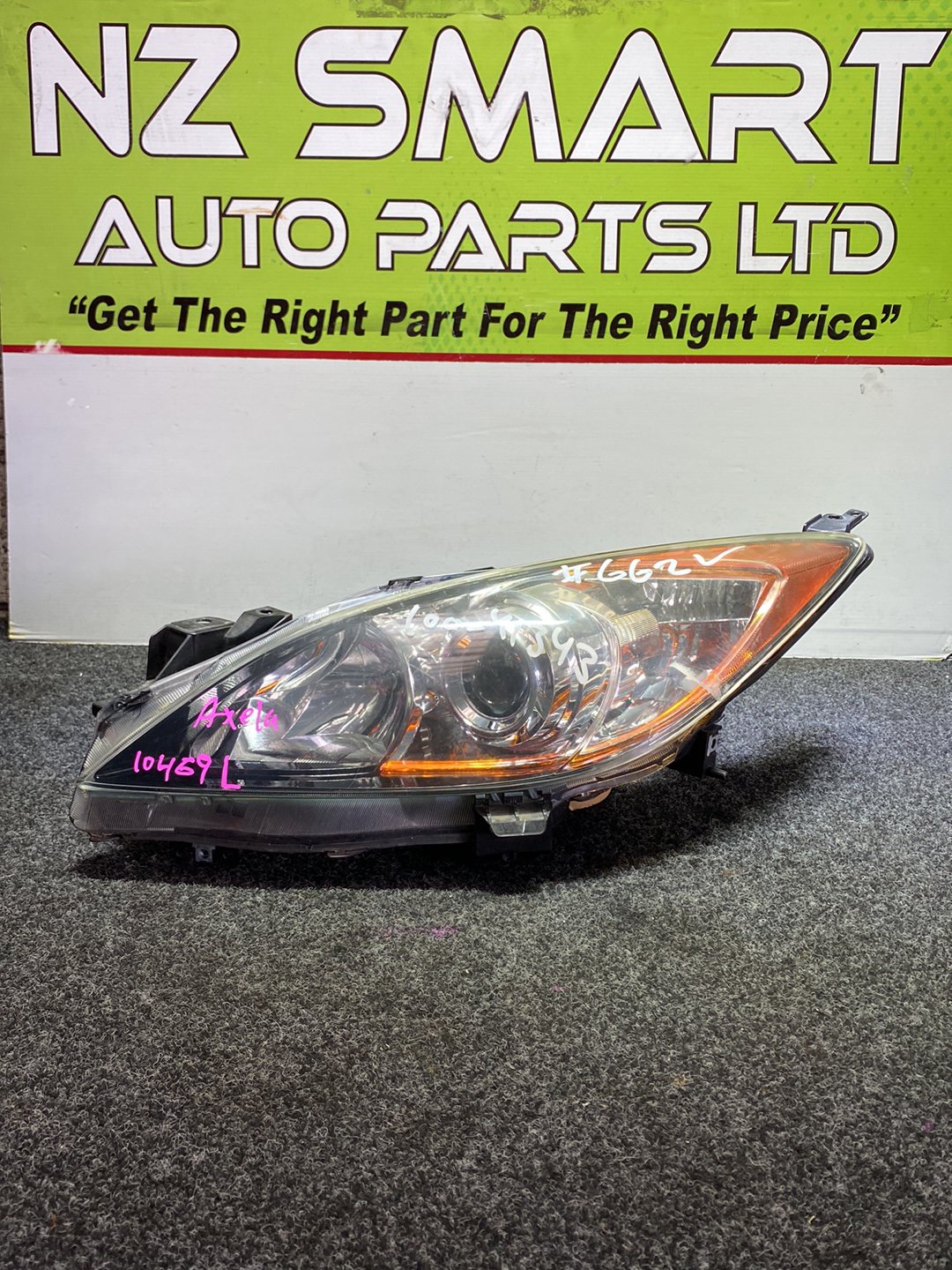 2010 Mazda Axela - Left Headlight Manual Adjust/ Non Hid/ Koito 100-41343