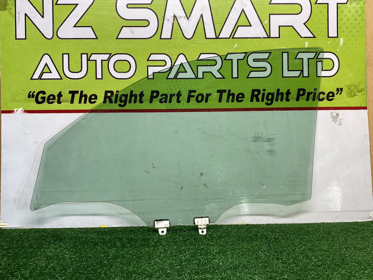 2010 Nissan March - Right Front Door Glass PN: M2E2