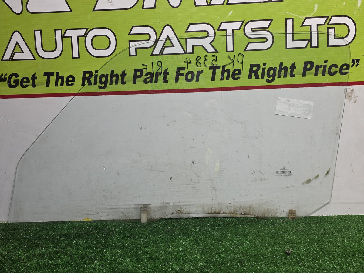 1990 Used Toyota Hiace - Right Front Door Glass PN: M30