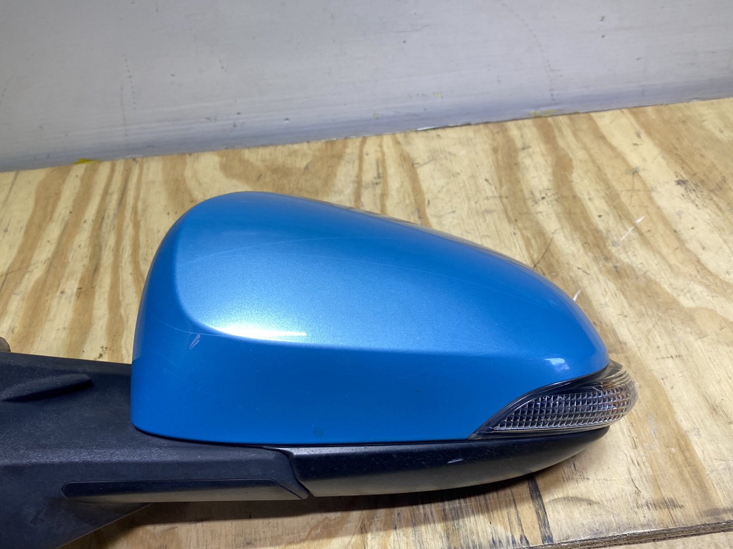 2013 Toyota Aqua NHP10 - Left Door Mirror PN: 7 wires