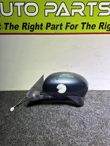 2011 Nissan Juke I F15 F15 - Left Door Mirror PN: 5 wires