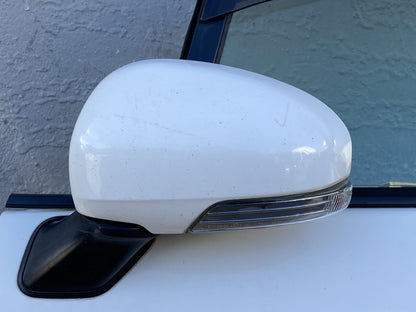 2015 Toyota Prius ZVW30 - Left Front Door