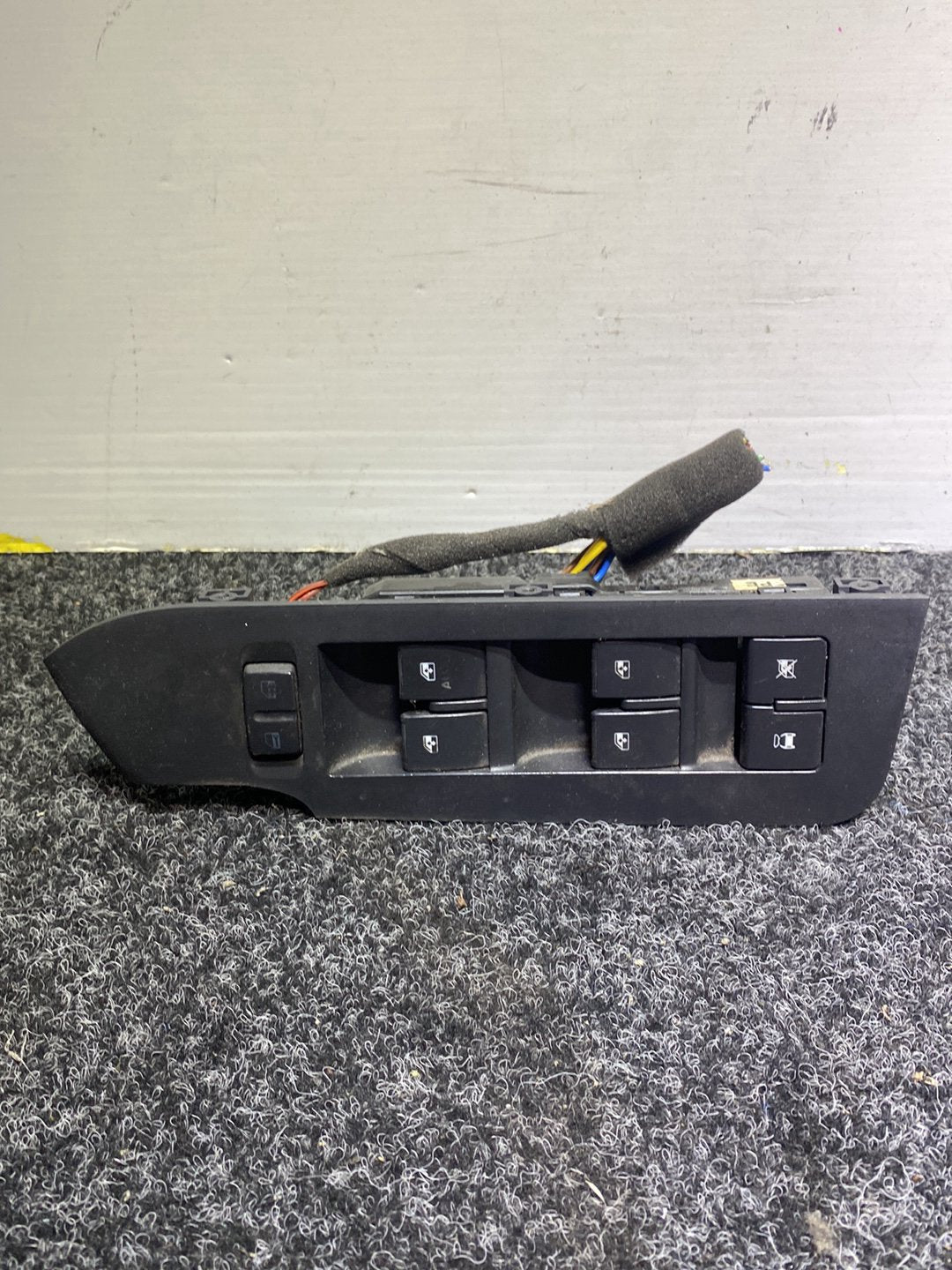 2009 Holden Captiva - Master Power Window Switch