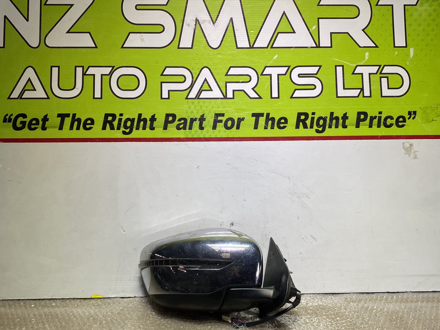 2015 Nissan Navara- Right Door Mirror PN: 9 wires