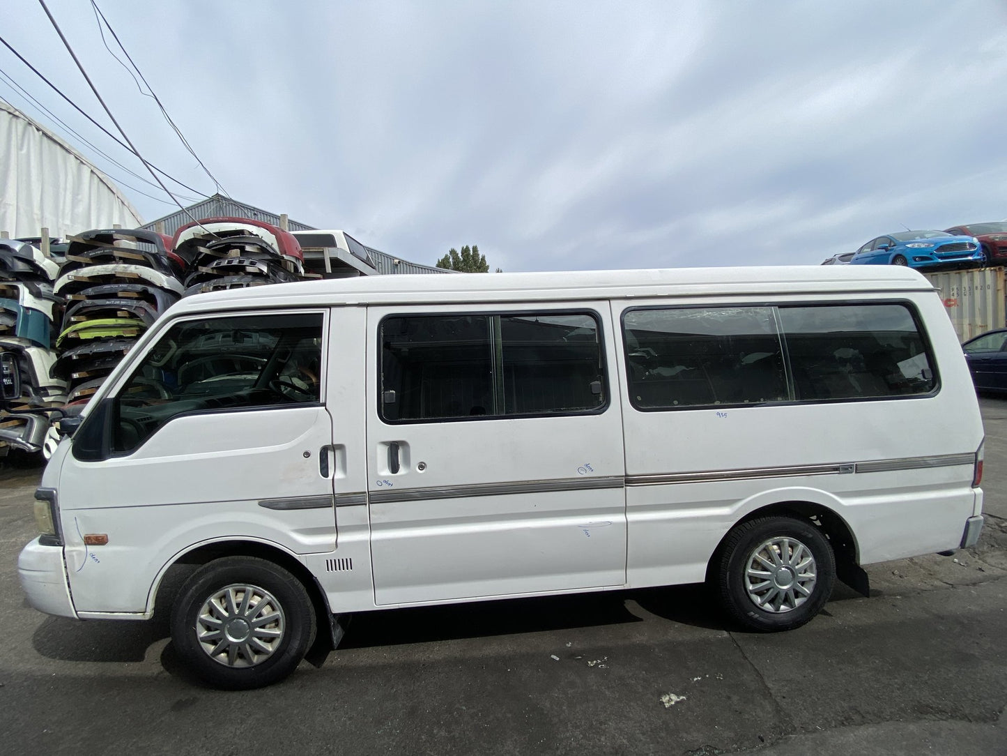 2005 Mazda E2000 Dismantlinng For Parts