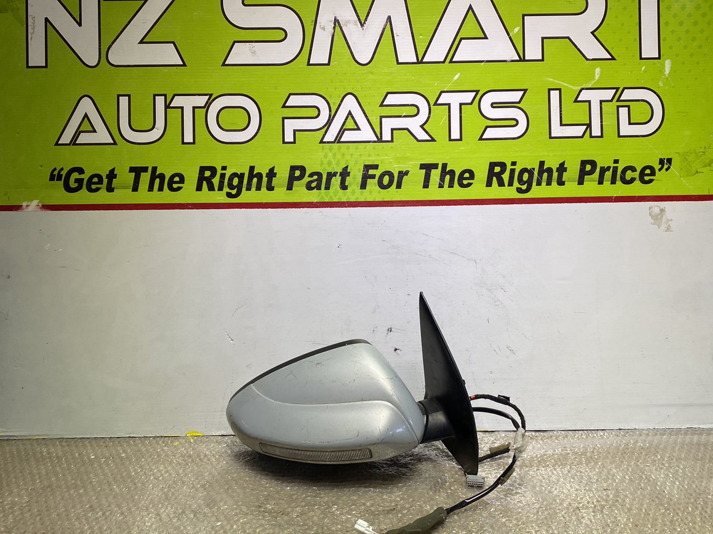 2009 Nissan Dualis- Right Door Mirror PN: 2 plugs 7 wires