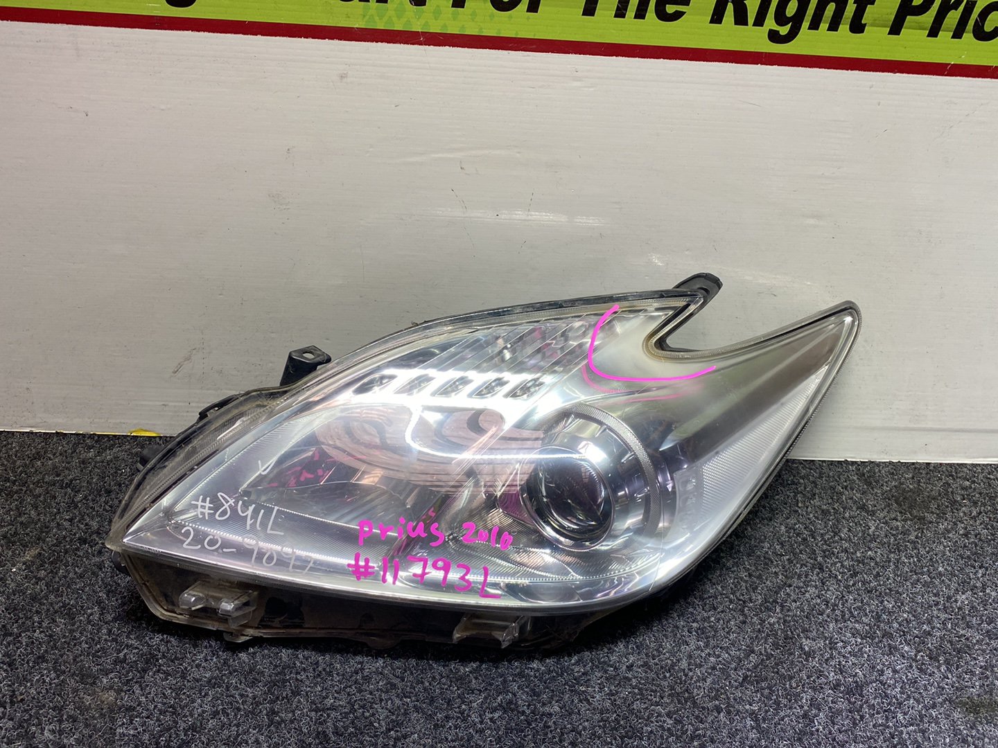 2010 Used Toyota Prius ZVW30 - Left Headlight PN: TYC 20-9092