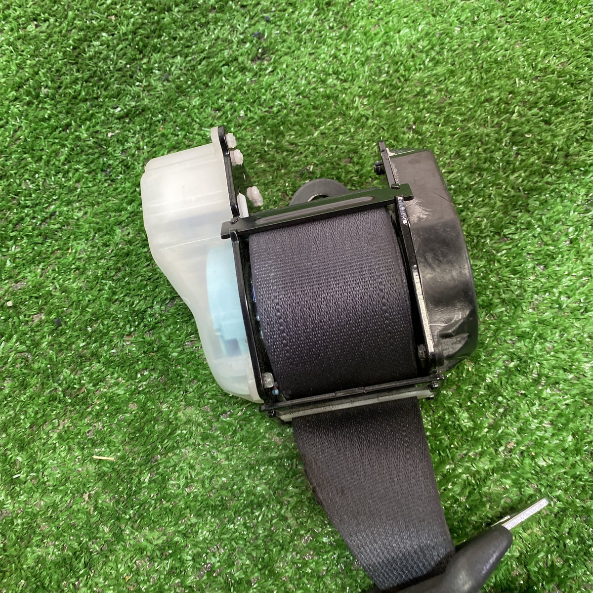 2006-2012 Mitsubishi Outlander - Rear Centre Seat Belt PN: See photos