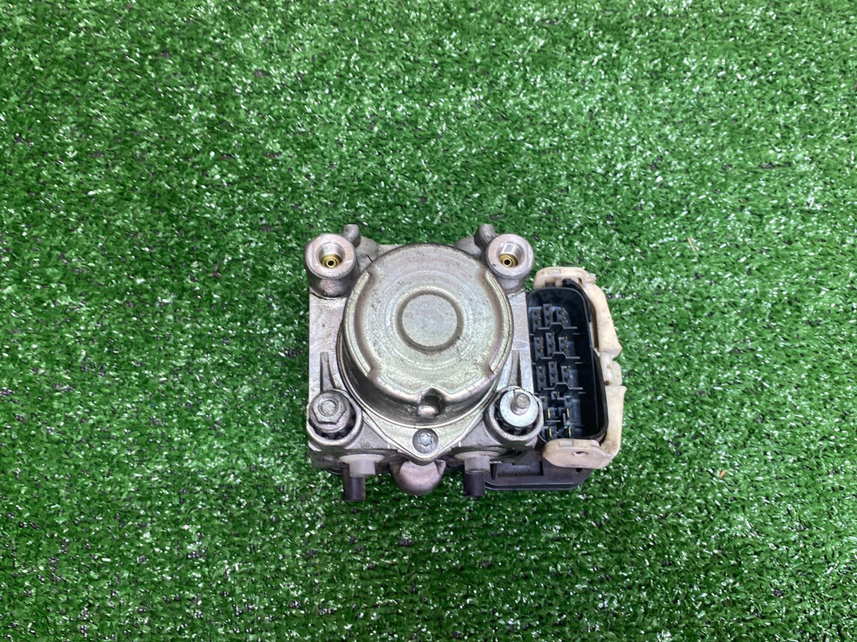 2006 Used Toyota Caldina - ABS Pump PN: see photos