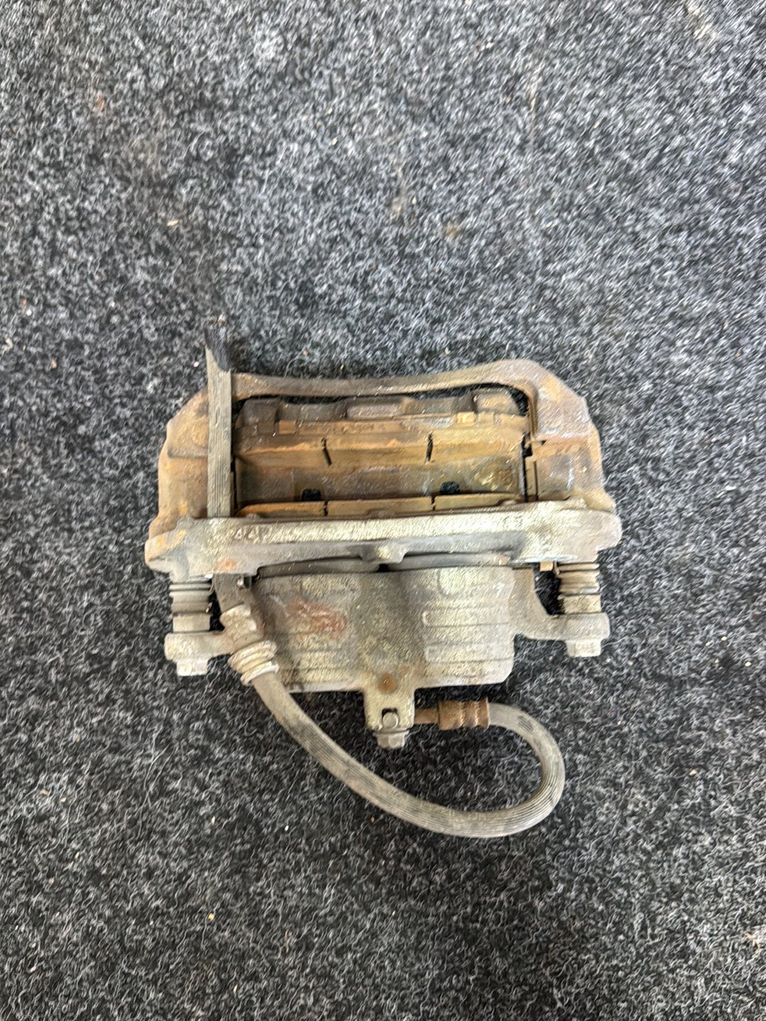2014 Nissan Serena HFC26- Left Front Caliper PN: