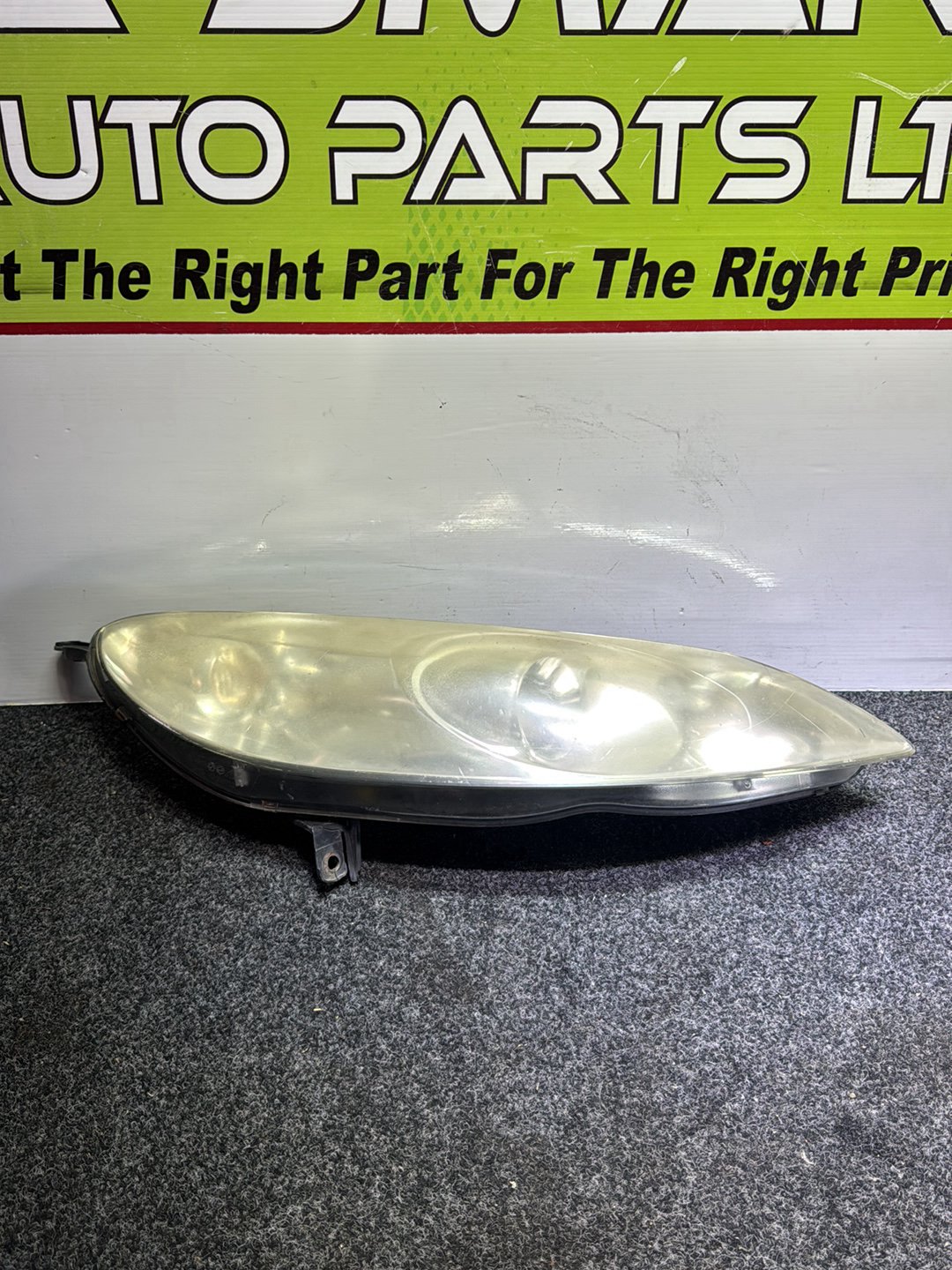 2006 Peugeot 407 - Right Headlight PN: 0 301 213 602