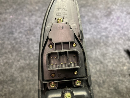 2004 Mazda Axela - Master Power Window Switch