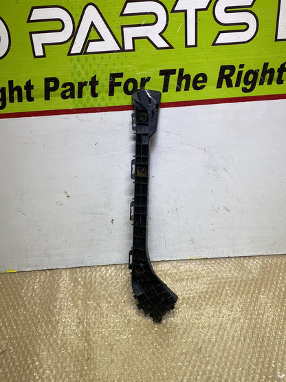 2009 Used Toyota Prius - Left Rear Bumper Retainer PN: 5259247021