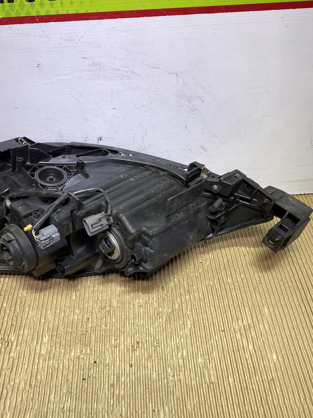 2009 Mazda Premacy- Right Headlight PN: see photos